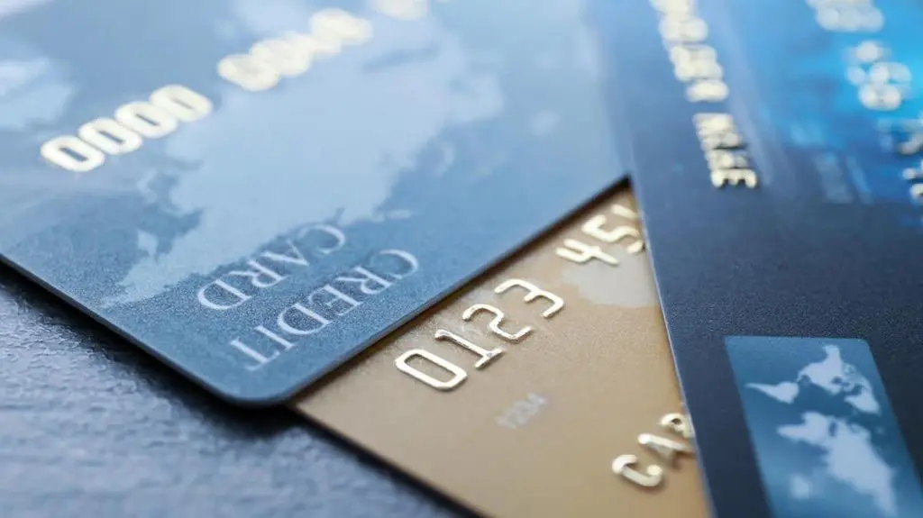 Можно ли с кредитной карты перевести деньги на счет